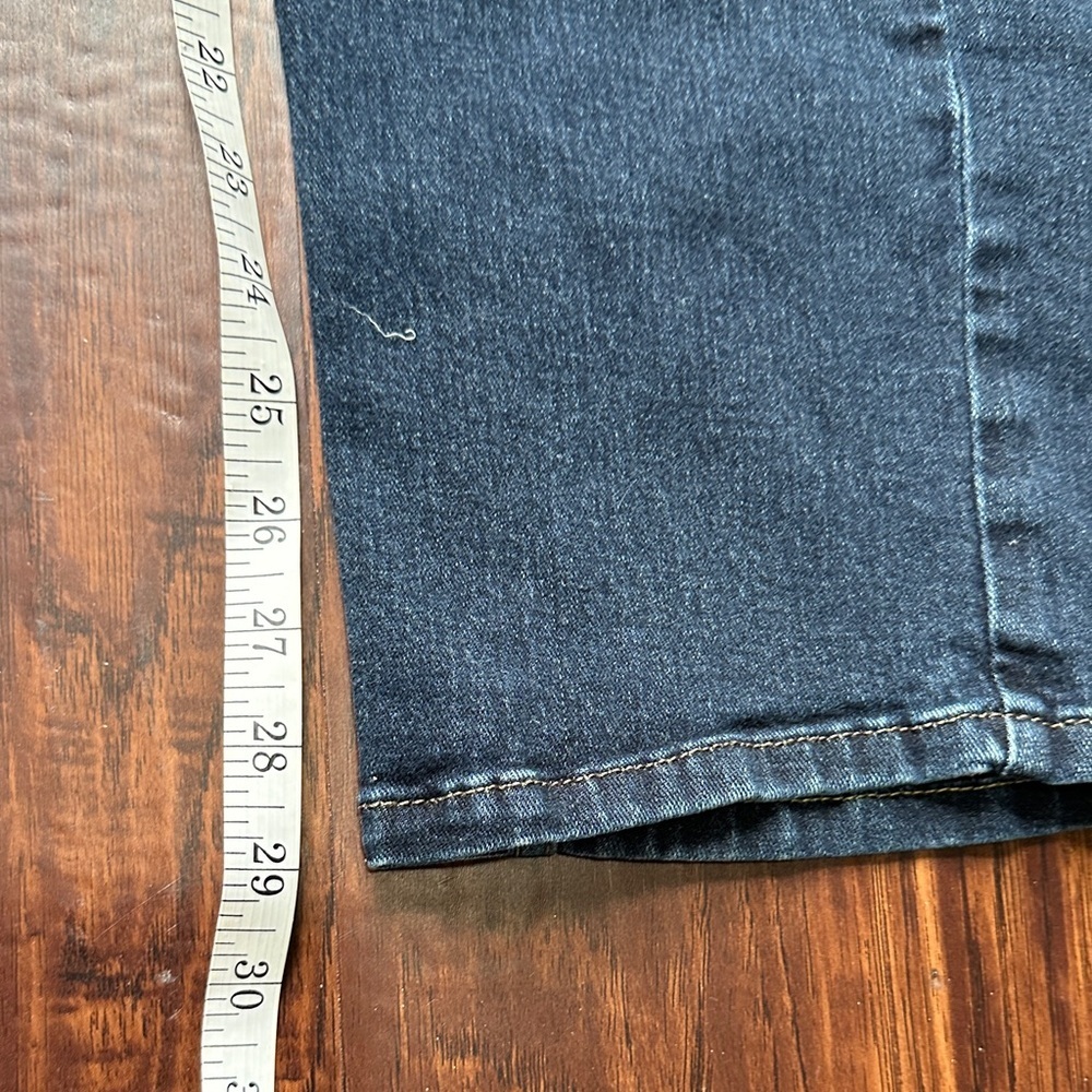 Wrangler Men's slim Straight Leg Jeans in Deep Blue size 33/30 - Picture 13 of 15